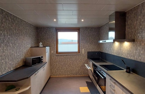 Rhens Apartment | Scenic Ferienwohnung Am Rhein with River View & Family-Friendly