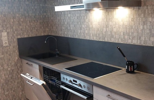 Rhens Apartment | Scenic Ferienwohnung Am Rhein with River View & Family-Friendly