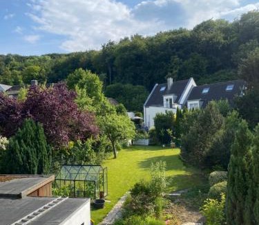 Osnabrueck Apartment | Exceptional Ferienwohnung am Schölerberg - Family-Friendly Stay