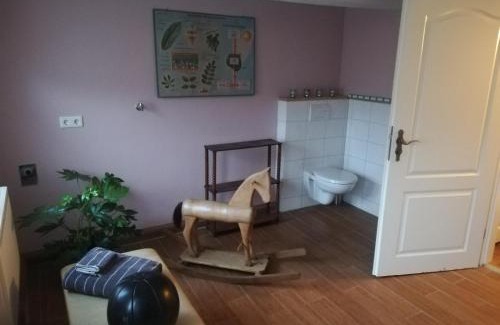 Burg an der Wupper Apartment | Family-Friendly Ferienwohnung Am Schloßberg - Rated 9.5/10