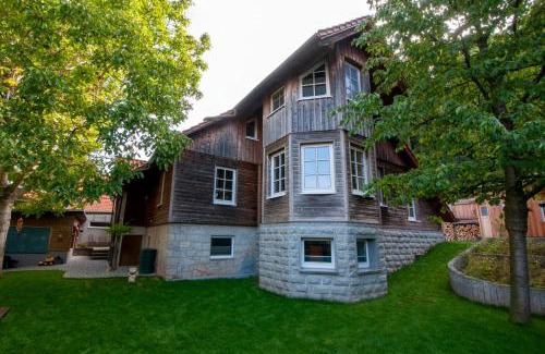 Wernigerode Apartment | Inviting Ferienwohnung am Schloss - Rated 9.5 for Families