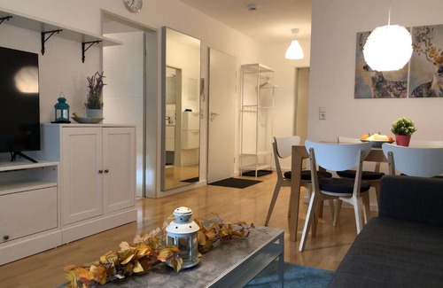 Pfullendorf Apartment | Stunning Ferienwohnung am Seepark with Ocean View & Dining
