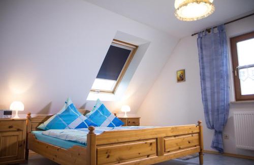 Neualbenreuth Apartment | Discover Ferienwohnung Am Sonnenhang: Family-Friendly Retreat