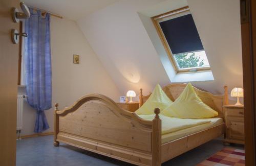Neualbenreuth Apartment | Discover Ferienwohnung Am Sonnenhang: Family-Friendly Retreat