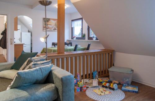 Lausa Apartment | Discover Ferienwohnung Am Waldrand: Family-Friendly Retreat