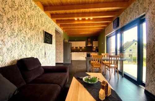 Kommerscheidt Apartment | Cozy Ferienwohnung am Weiher - Perfect for Families