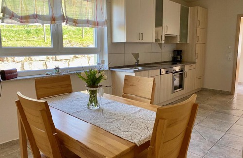Oberkirch Apartment | Charming Ferienwohnung am Weinberg - Guest Rated 9.4/10