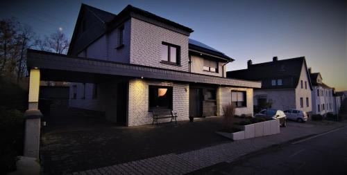 Neheim Apartment | Exceptional Family-Friendly Stay at Ferienwohnung am Wiedenberg
