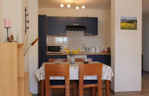 Bergen auf Ruegen Apartment | Family-Friendly Ferienwohnung Amsel with Ocean View