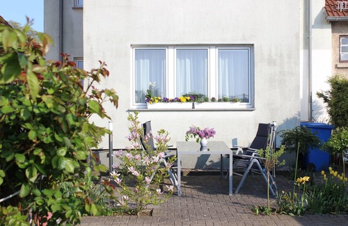 Bergen auf Ruegen Apartment | Family-Friendly Ferienwohnung Amsel with Ocean View