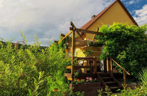 Ilmnitz Apartment | Family-Friendly Ferienwohnung an den Grundwiesen with 9.2 Rating