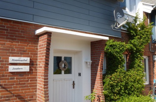 Hohwacht Apartment | Pet-Friendly Retreat by the Sea with Wellness and Views