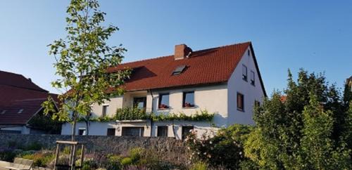 Sommerach Apartment | Charming Ferienwohnung An der Dorfmauer - Family Friendly Stay