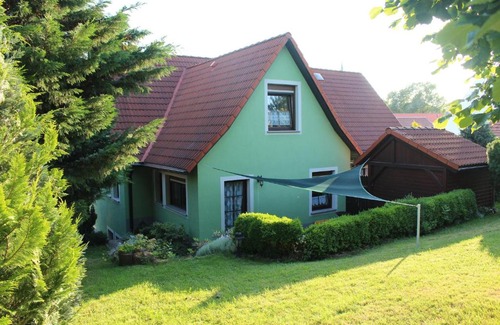 Crostwitz Apartment | Discover Ferienwohnung "An der St. Ludmila" - Family Friendly Getaway