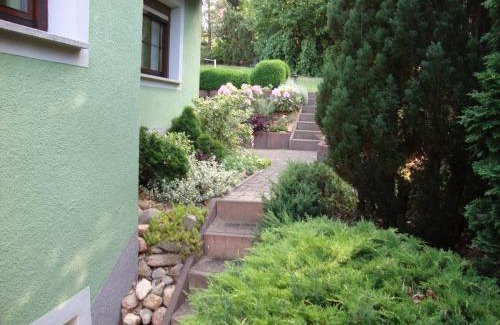 Crostwitz Apartment | Discover Ferienwohnung "An der St. Ludmila" - Family Friendly Getaway