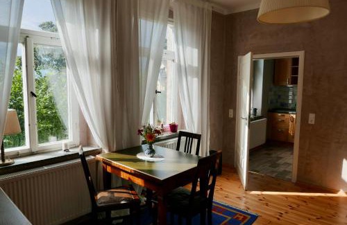 Frankenberg Apartment | Family-Friendly Ferienwohnung ANDERE ZEITEN with 9.2 Rating