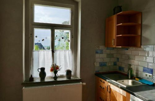 Frankenberg Apartment | Family-Friendly Ferienwohnung ANDERE ZEITEN with 9.2 Rating