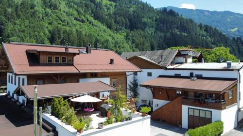 Stumm Apartment | Welcoming Ferienwohnung Angerer - Ideal for Families