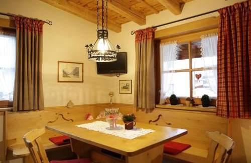 Stumm Apartment | Welcoming Ferienwohnung Angerer - Ideal for Families