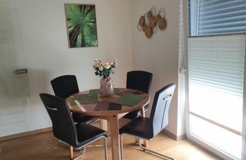 Buchlberg Apartment | Delightful Ferienwohnung „Anhaide” with Breakfast & Dining