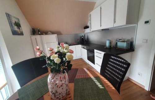 Buchlberg Apartment | Delightful Ferienwohnung „Anhaide” with Breakfast & Dining