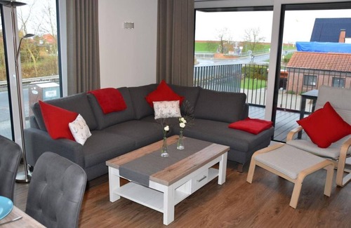 Fedderwardersiel Apartment | Cozy Ferienwohnung Ankerplatz with Spa and Family Amenities