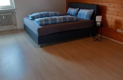 Bechhofen Apartment | Pet-Friendly Ferienwohnung "Anna" by the Forest