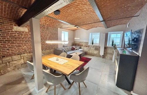 Naumburg Apartment | Comfortable 90m² Apartment for 6 Guests in Naumburg