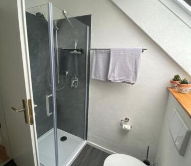 Eriskirch Apartment | Top-Rated Family Getaway at Ferienwohnung Apfelblüte