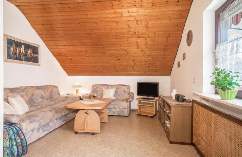 Neufrach Apartment | Pet-Friendly Retreat at Ferienwohnung Apfelblüte