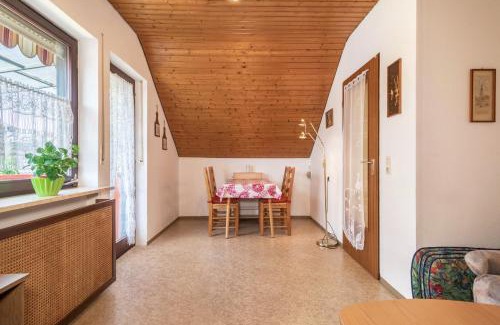 Neufrach Apartment | Pet-Friendly Retreat at Ferienwohnung Apfelblüte