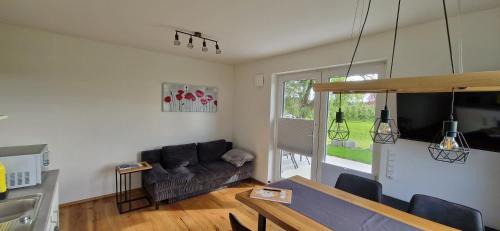 Eriskirch Apartment | Child-Friendly Retreat at Ferienwohnung Apfelblick
