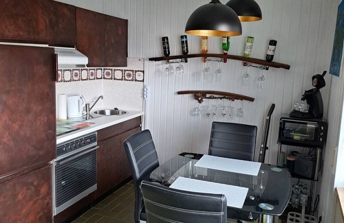 Schontal Apartment | Cozy Retreat for 2 Guests in Ludwigswinkel with Kitchen