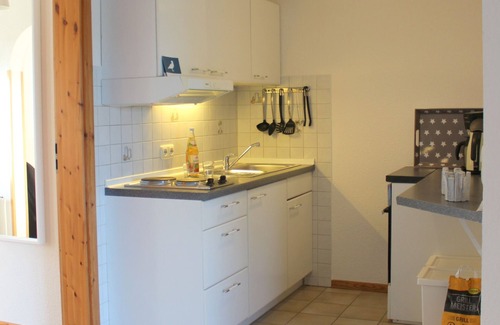 Schwackendorf Apartment | Cozy Apartment for 2 Guests with Kitchen in Hasselberg