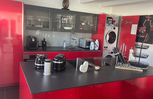 Kastellaun Apartment | Spacious 160m² Apartment for 4 Guests in Kastellaun