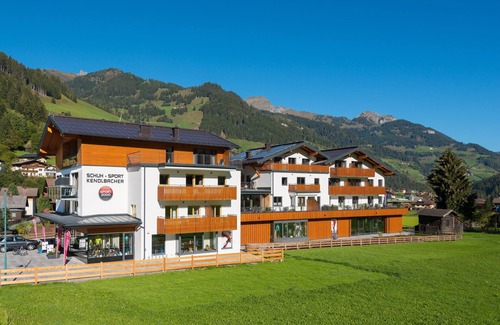 Grossarl Apartment | Spacious Apartment for 10 Guests in Großarl with Spa Access