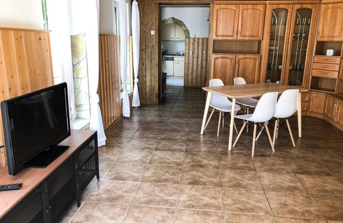 Niederpoyritz Apartment | Cozy Apartment for 2 Guests in Dresden with Kitchen