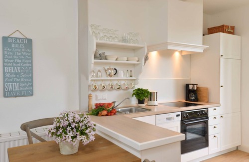 Falshoft Apartment | Cozy 60m² Apartment for Two with Oceanfront Views