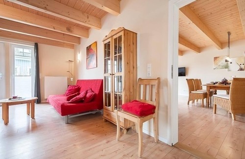 Langholz Apartment | Cozy Waabs Retreat for 2 with Oceanfront Amenities