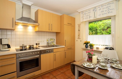 Kleinmorsum Apartment | Cozy Apartment for 3 Guests with Ocean Views in Sylt