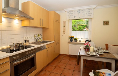 Kleinmorsum Apartment | Cozy Apartment for 3 Guests with Ocean Views in Sylt