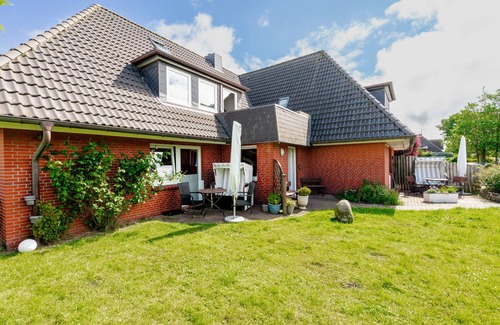 Kleinmorsum Apartment | Pleasant 65m² Apartment for 3 Guests in Sylt with Ocean View