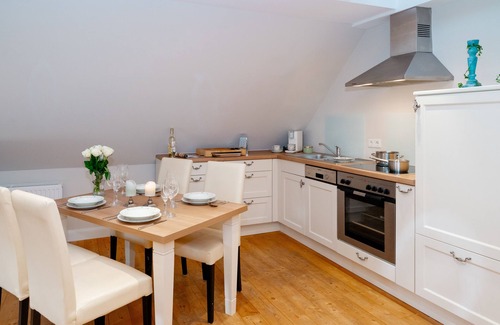 Kleinmorsum Apartment | Cozy Apartment for 3 with Ocean View in Sylt