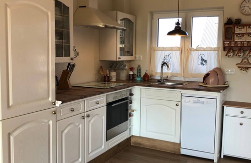 Groemitz Apartment | Cozy 50m² Apartment for 4 Guests in Grömitz with Pool