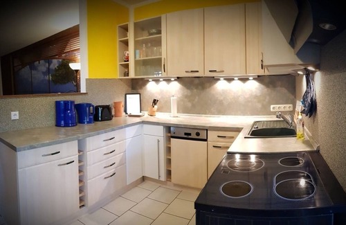 Suhl Apartment | Cozy Apartment for 4 Guests with Kitchen in Suhl