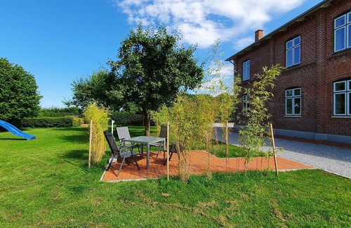 Twedt Apartment | Cozy Apartment for 4 with Kitchen in Twedt