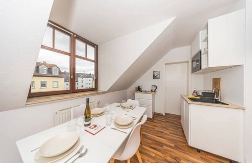 Suedvorstadt Apartment | Comfortable 6-Person Apartment with Kitchen in Leipzig