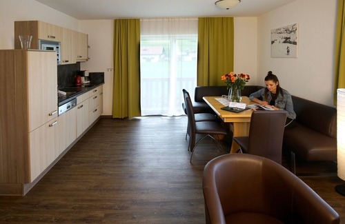 Lermoos Apartment | Spacious Lermoos Apartment for 7 with Great Amenities