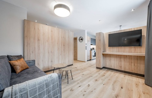 Oetz Apartment | Comfortable 79m² Apartment for 7 in Oetz with Spa Access