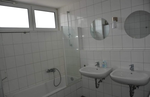 Worms Apartment | Spacious Apartment for 7 Guests with Ocean View in Worms